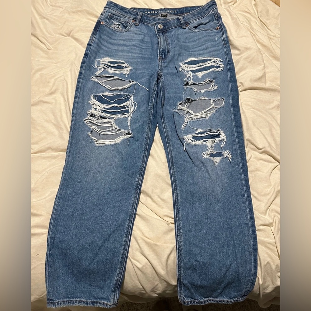 american eagle ripped mom jeans - strigid - cross waistband jeans